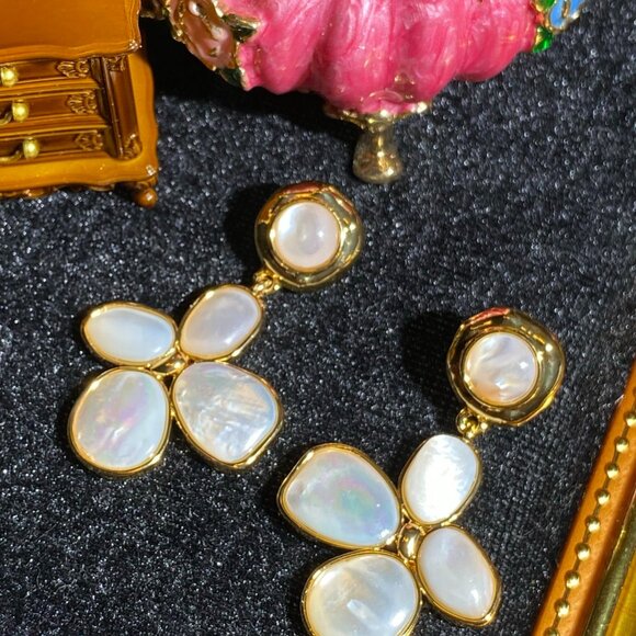 Natural MOP Floral Cluster Drop Earrings - Picture 3 of 4